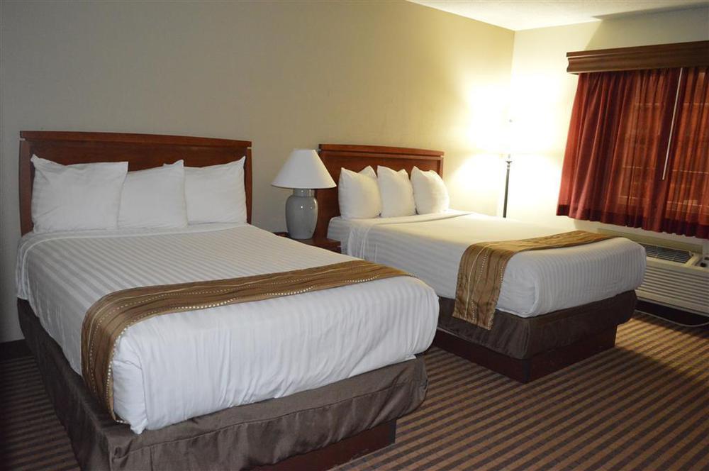 Best Western Hospitality House Емпорія Номер фото