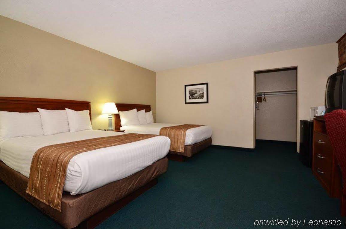 Best Western Hospitality House Емпорія Номер фото